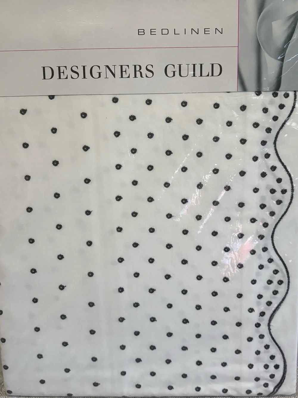Designers Guild White Cotton Flat Sheet with Broderie Anglaise Scalloped Edge